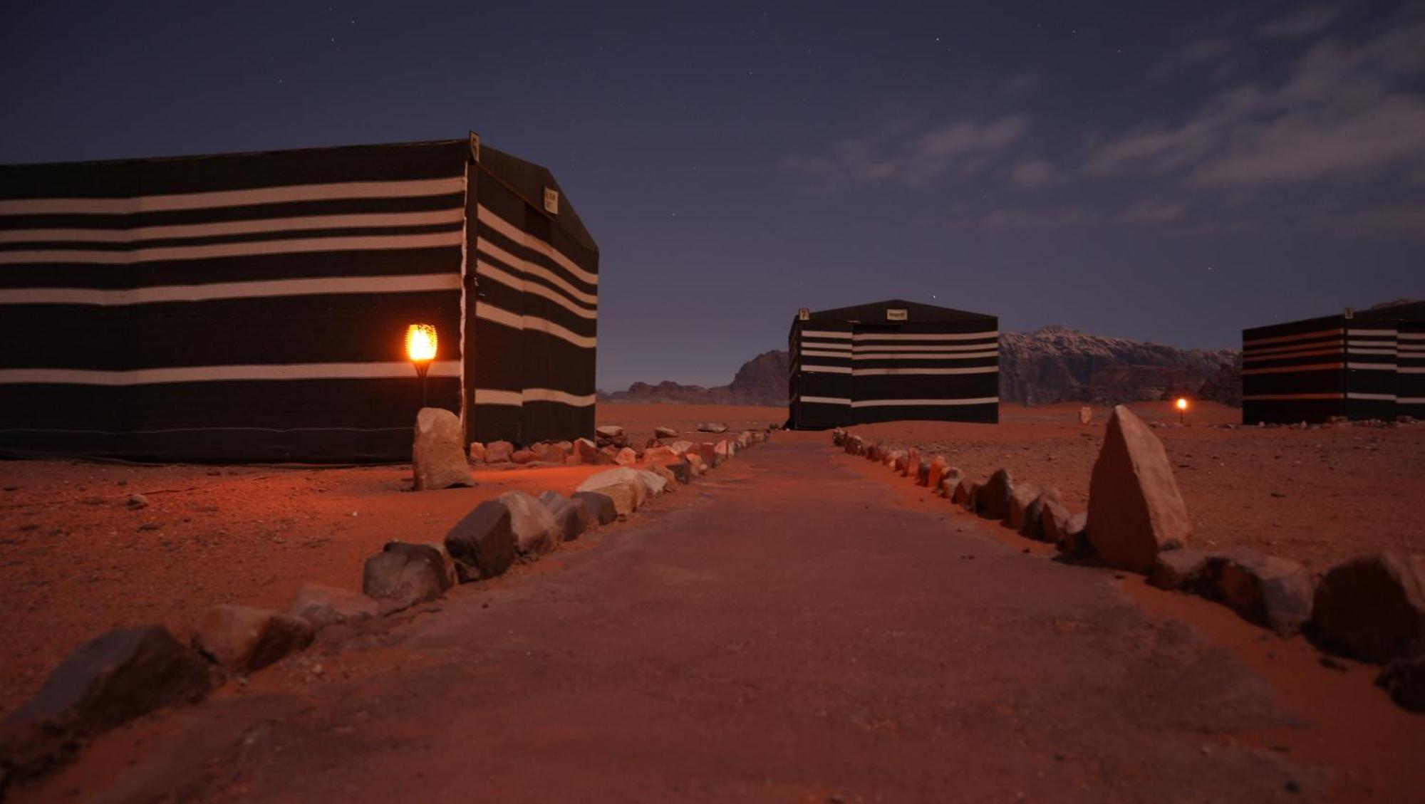 Magic Bedouin Star Hotel Wadi Rum Ngoại thất bức ảnh