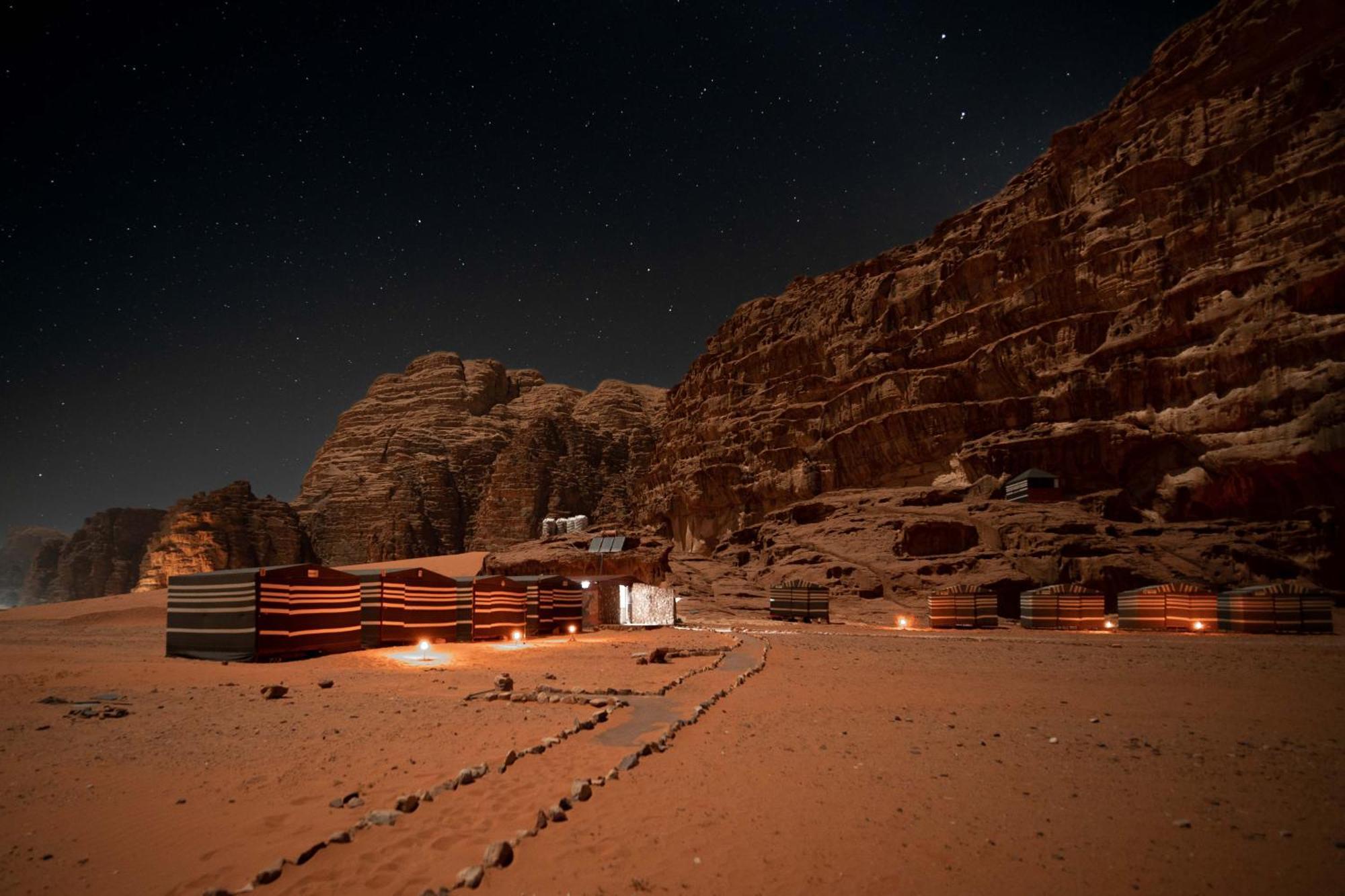 Magic Bedouin Star Hotel Wadi Rum Ngoại thất bức ảnh